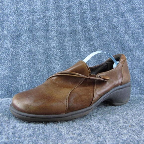 Clarks Artisan Women Clog Shoes Brown Leather Slip On‎ Size 8 Medium - Picture 1 of 9